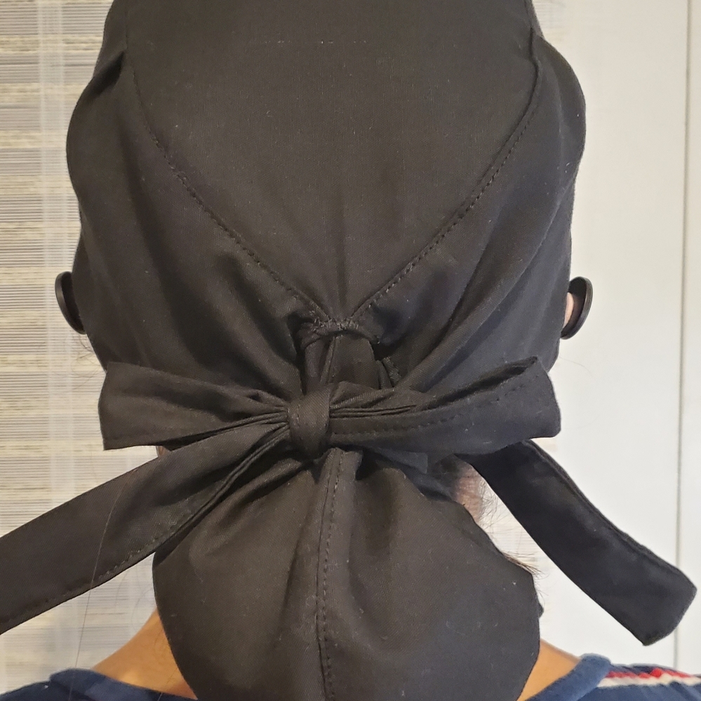 Surgical cap and mask - Picture 4 of 5
